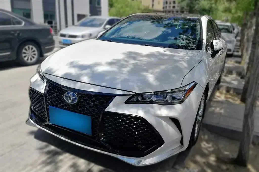 2019 Toyota Avalon 2.5L 178HP L4 E-CVT Hybrid