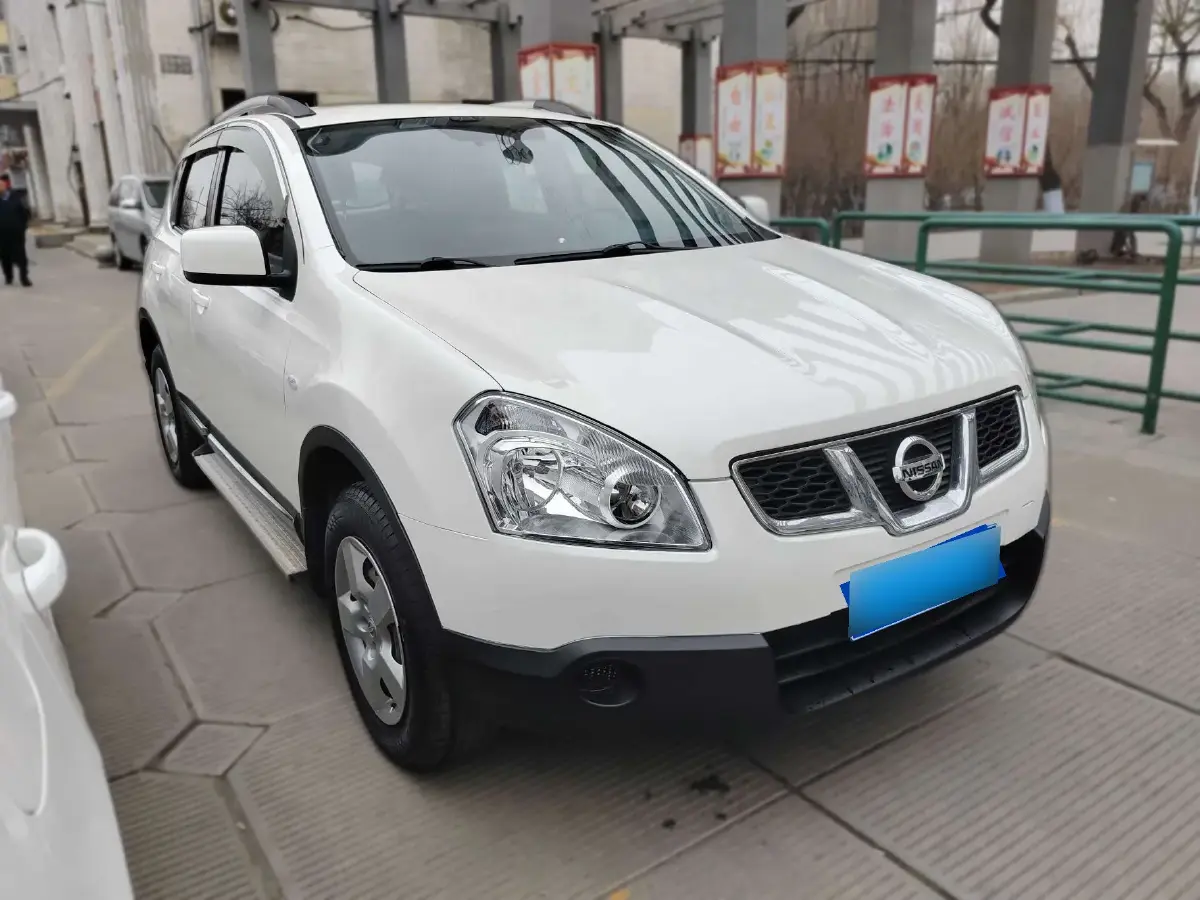 2012 Nissan Qashqai 1.6L 121HP L4 5MT