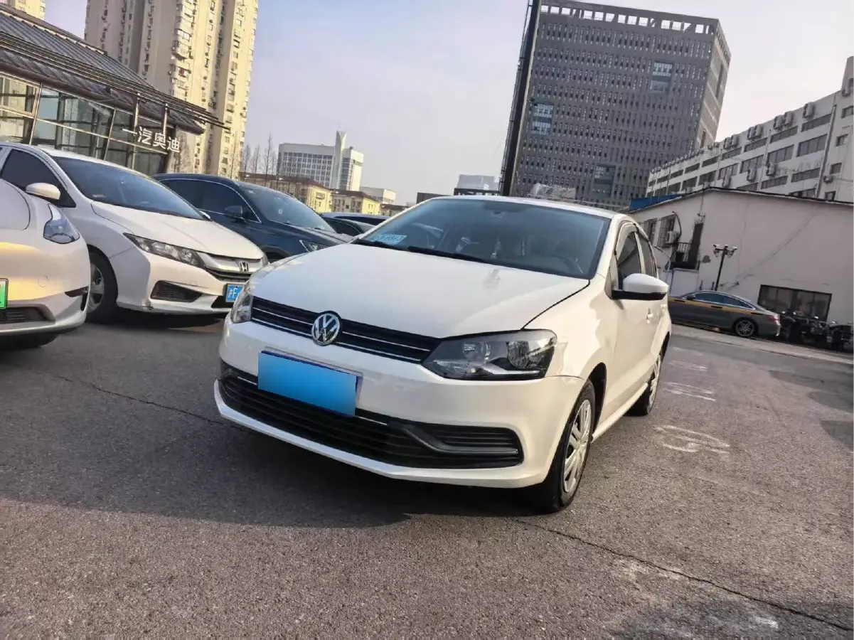 2016 Volkswagen Polo 1.4L 90HP L4 5MT