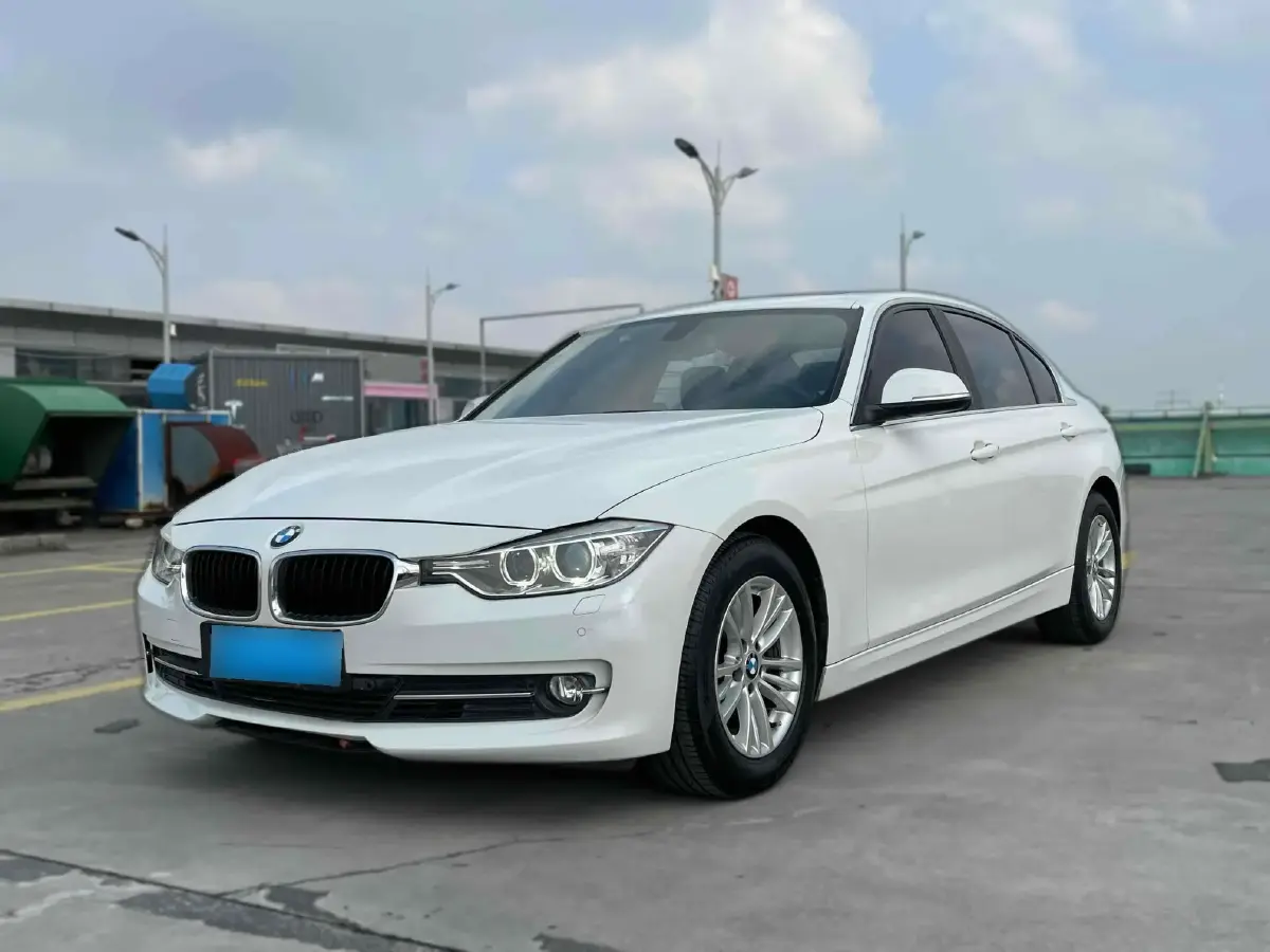 2014 BMW 3 Series 2.0T 184HP L4 8AT
