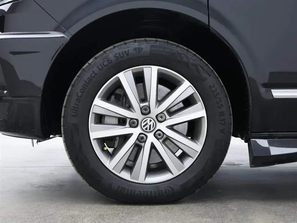 2017 Volkswagen Caravelle 2.0T 204HP L4 7DCT,autocango,china used car exporter,china ev exporter,chinese used car exporter,chinese used ev exporter