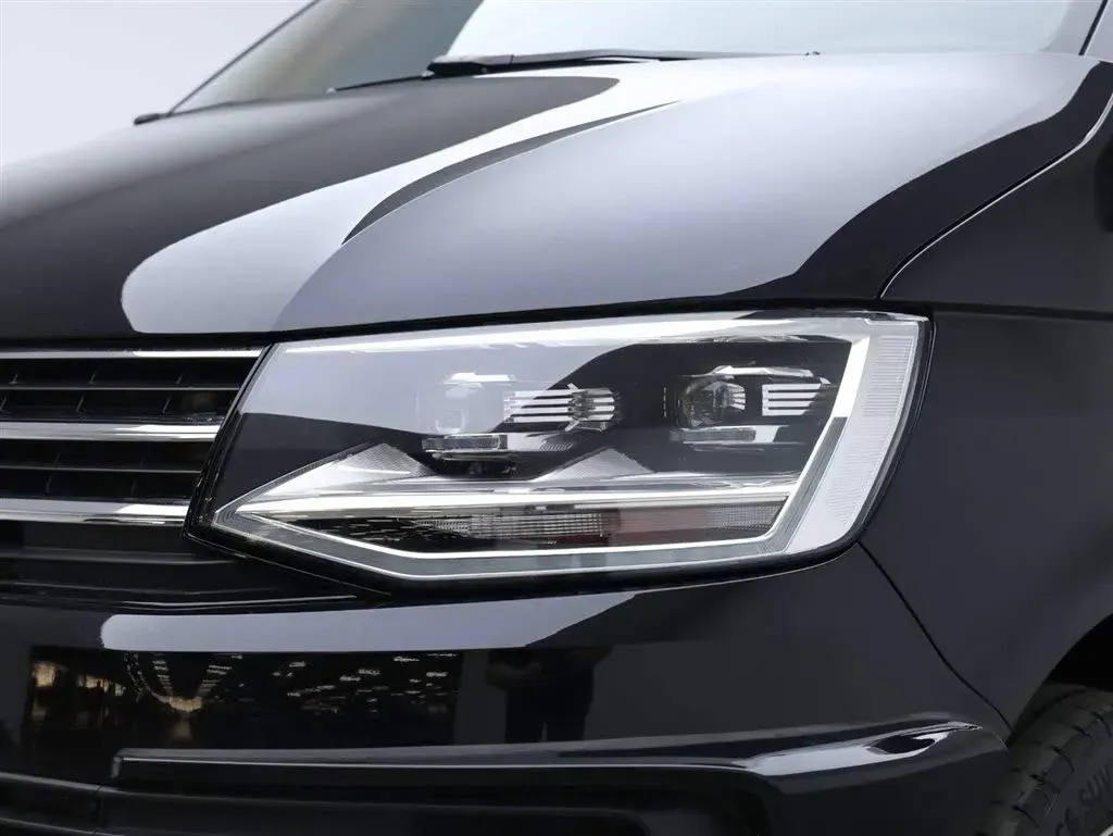 2017 Volkswagen Caravelle 2.0T 204HP L4 7DCT,autocango,china used car exporter,china ev exporter,chinese used car exporter,chinese used ev exporter