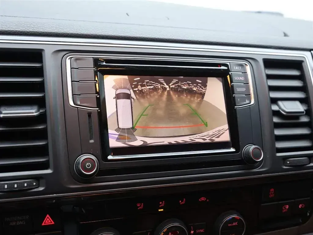 2017 Volkswagen Caravelle 2.0T 204HP L4 7DCT,autocango,china used car exporter,china ev exporter,chinese used car exporter,chinese used ev exporter