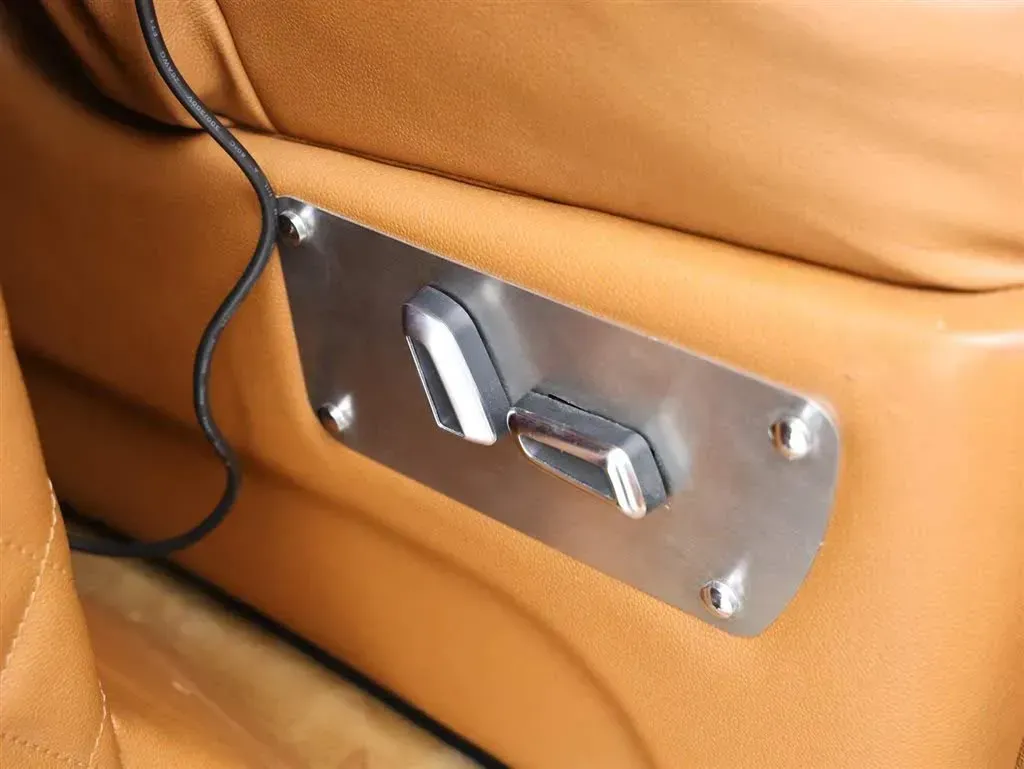 2017 Volkswagen Caravelle 2.0T 204HP L4 7DCT,autocango,china used car exporter,china ev exporter,chinese used car exporter,chinese used ev exporter