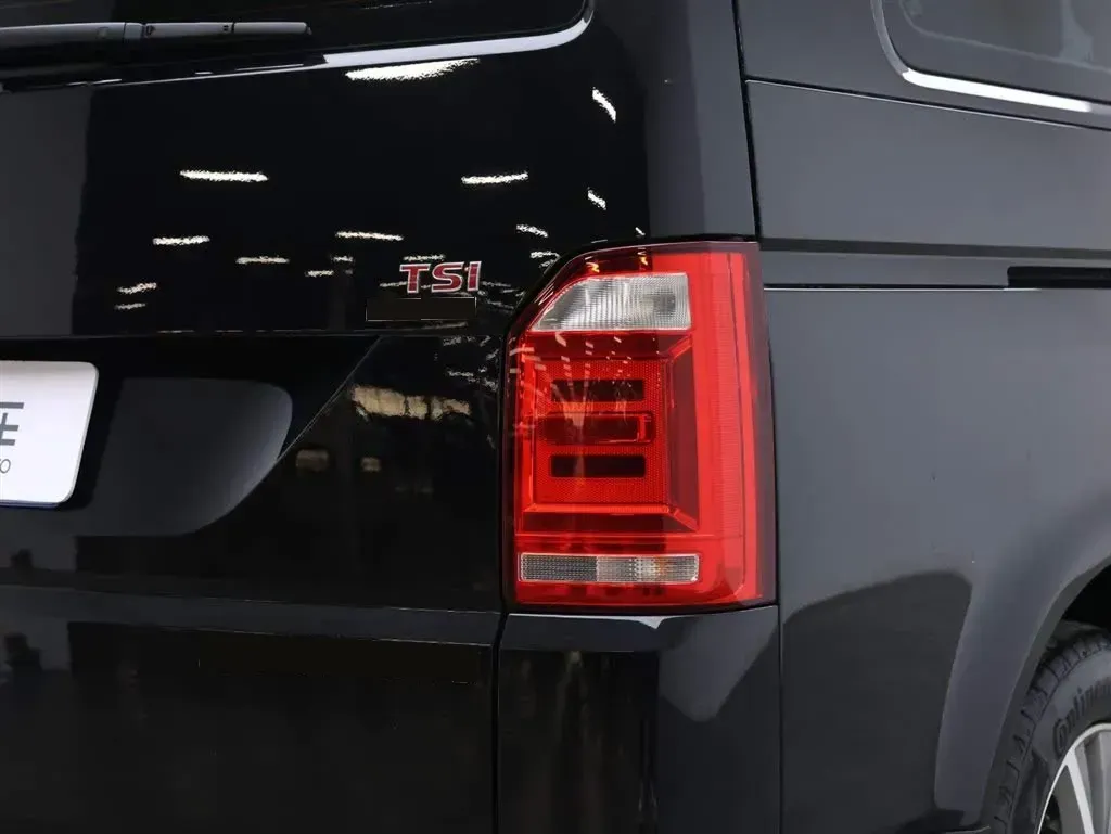 2017 Volkswagen Caravelle 2.0T 204HP L4 7DCT,autocango,china used car exporter,china ev exporter,chinese used car exporter,chinese used ev exporter