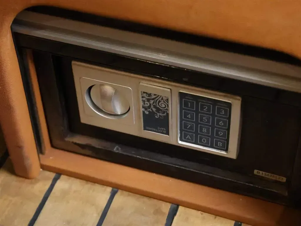 2017 Volkswagen Caravelle 2.0T 204HP L4 7DCT,autocango,china used car exporter,china ev exporter,chinese used car exporter,chinese used ev exporter