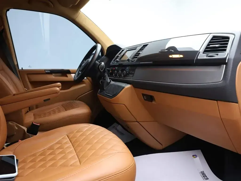 2017 Volkswagen Caravelle 2.0T 204HP L4 7DCT,autocango,china used car exporter,china ev exporter,chinese used car exporter,chinese used ev exporter