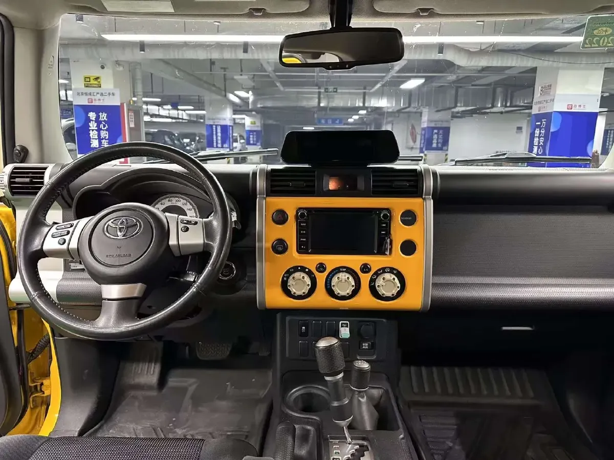 2013 Toyota FJ Cruiser 4.0L 272HP V6 5AT,autocango,china used car exporter,china ev exporter,chinese used car exporter,chinese used ev exporter