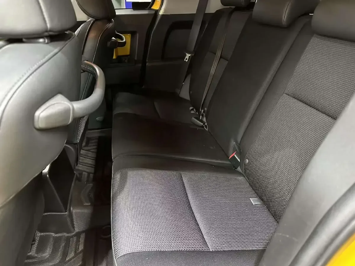 2013 Toyota FJ Cruiser 4.0L 272HP V6 5AT,autocango,china used car exporter,china ev exporter,chinese used car exporter,chinese used ev exporter