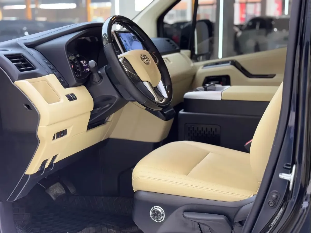 2011 Toyota Hiace 2.7L 154HP L4 5MT,autocango,china used car exporter,china ev exporter,chinese used car exporter,chinese used ev exporter