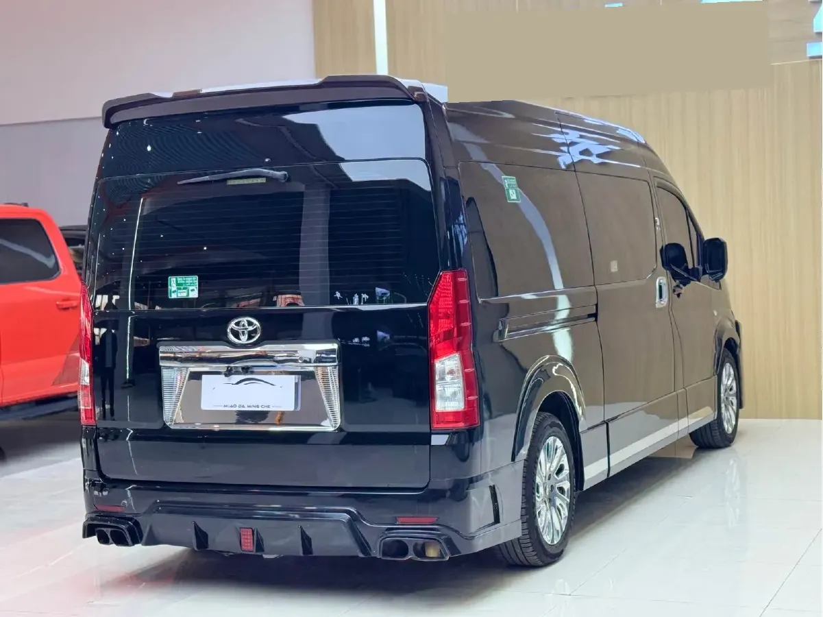 2011 Toyota Hiace 2.7L 154HP L4 5MT,autocango,china used car exporter,china ev exporter,chinese used car exporter,chinese used ev exporter