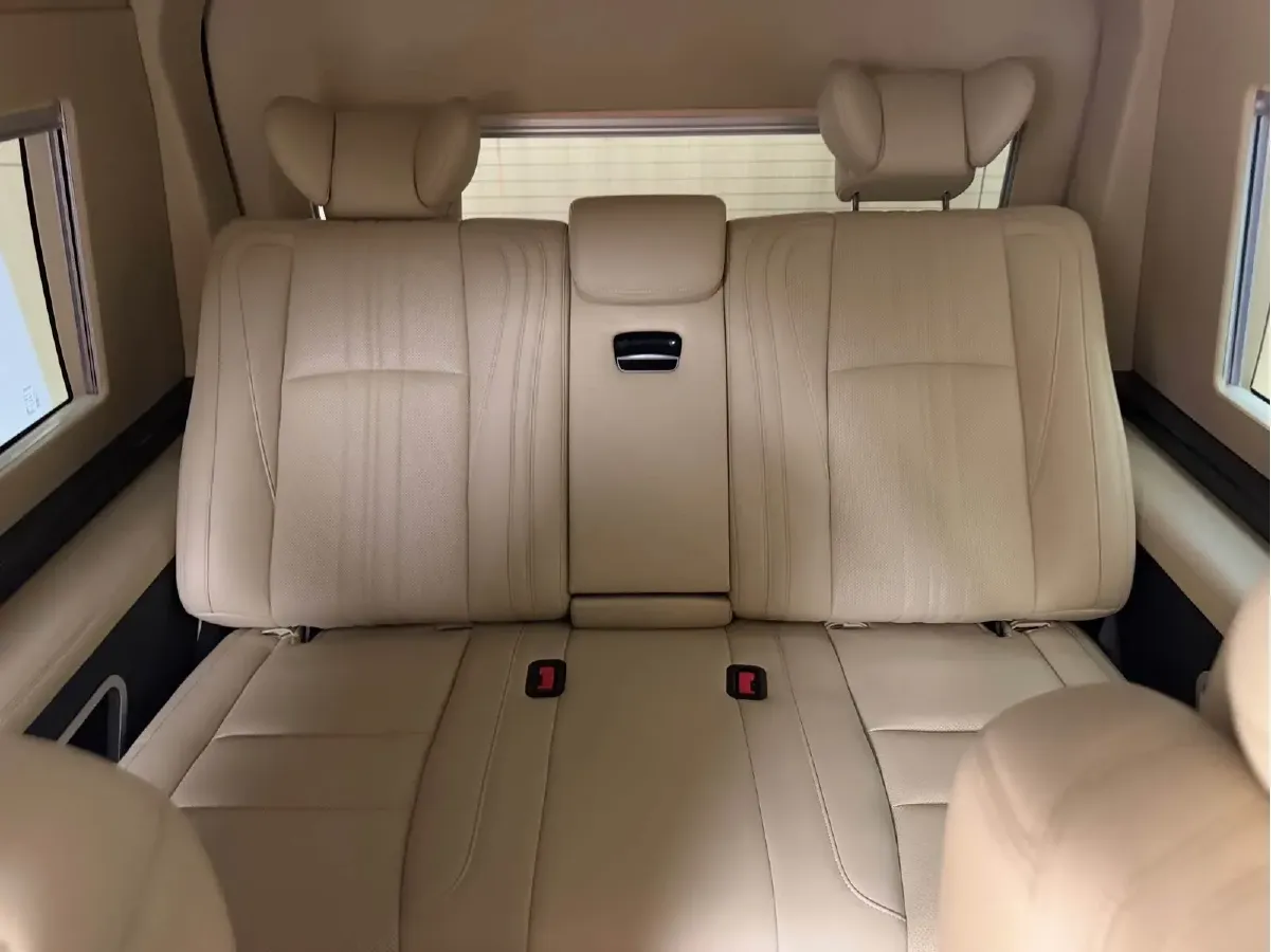 2011 Toyota Hiace 2.7L 154HP L4 5MT,autocango,china used car exporter,china ev exporter,chinese used car exporter,chinese used ev exporter