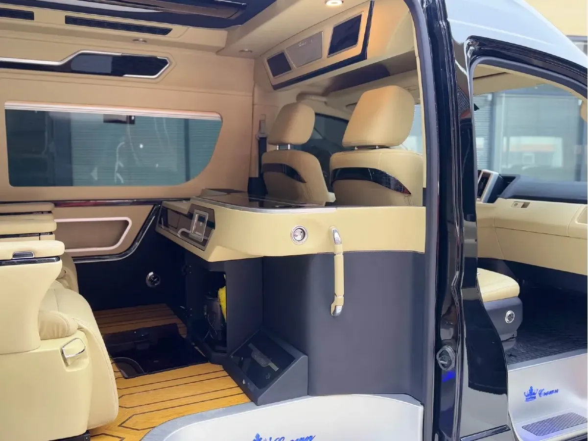 2011 Toyota Hiace 2.7L 154HP L4 5MT,autocango,china used car exporter,china ev exporter,chinese used car exporter,chinese used ev exporter