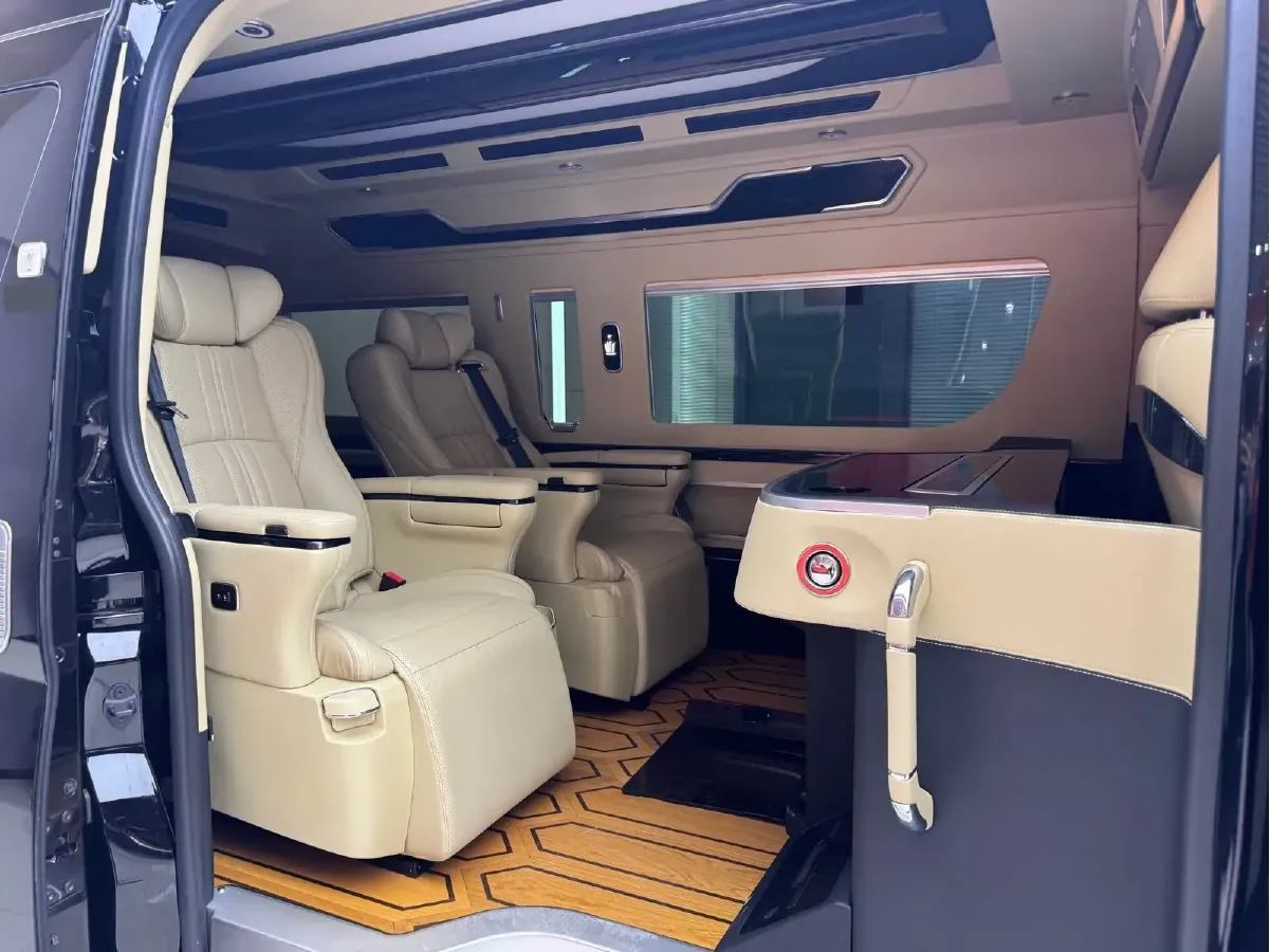 2011 Toyota Hiace 2.7L 154HP L4 5MT,autocango,china used car exporter,china ev exporter,chinese used car exporter,chinese used ev exporter