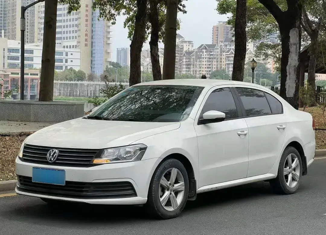 2015 Volkswagen Lavida 1.6L 110HP L4 6AT