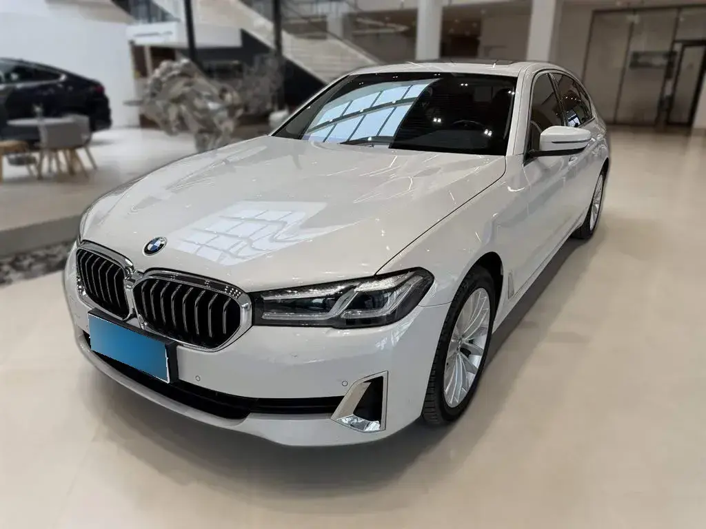2021 BMW 5 Series 2.0T 184HP L4 8AT