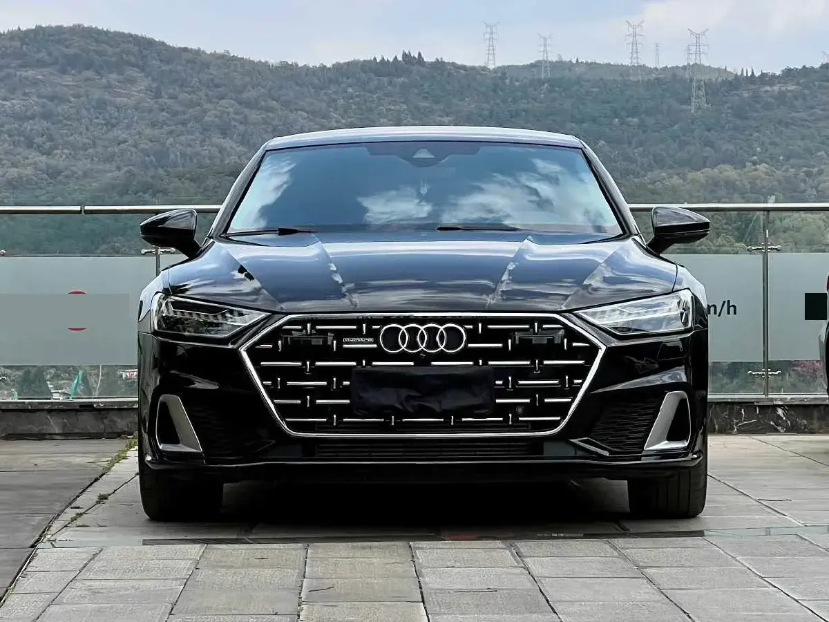 2024 Audi A7L 2.0T 245HP L4 7DCT