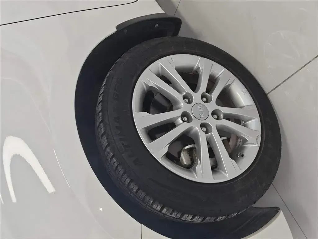 2013 Kia Carens 2.0L 152HP L4 6AT,autocango,china used car exporter,china ev exporter,chinese used car exporter,chinese used ev exporter