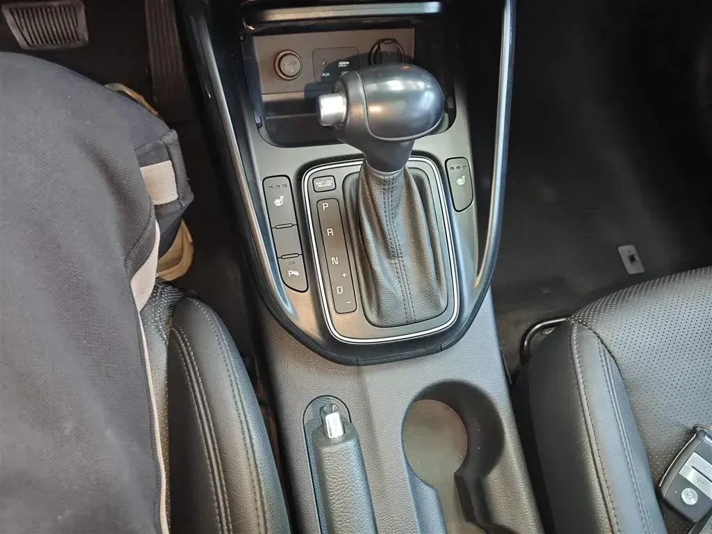 2013 Kia Carens 2.0L 152HP L4 6AT,autocango,china used car exporter,china ev exporter,chinese used car exporter,chinese used ev exporter