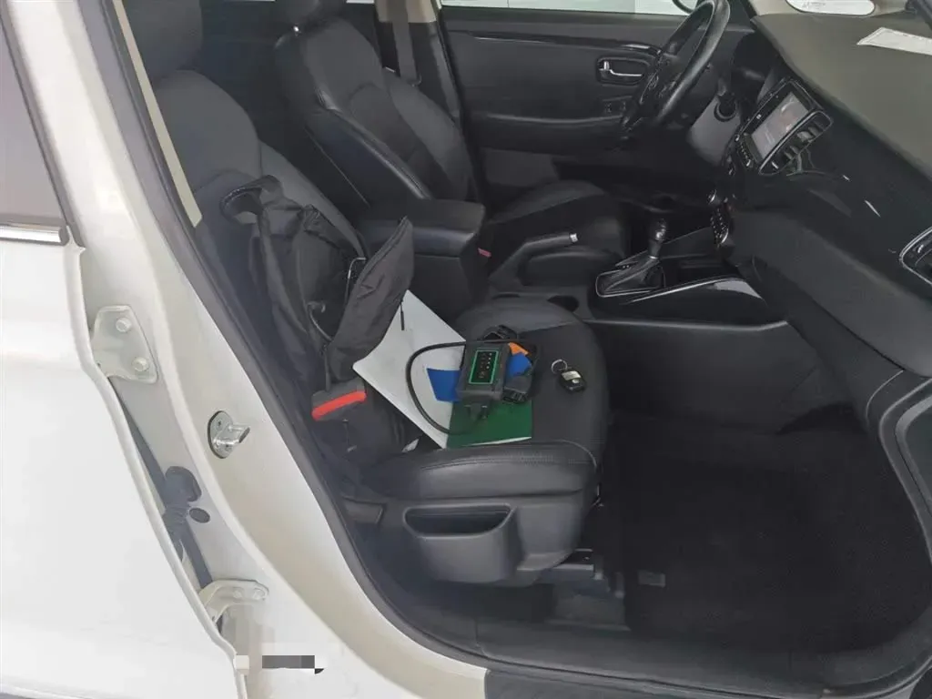 2013 Kia Carens 2.0L 152HP L4 6AT,autocango,china used car exporter,china ev exporter,chinese used car exporter,chinese used ev exporter