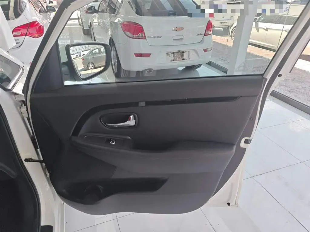 2013 Kia Carens 2.0L 152HP L4 6AT,autocango,china used car exporter,china ev exporter,chinese used car exporter,chinese used ev exporter
