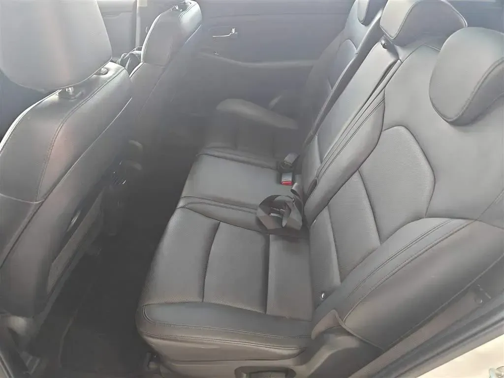 2013 Kia Carens 2.0L 152HP L4 6AT,autocango,china used car exporter,china ev exporter,chinese used car exporter,chinese used ev exporter