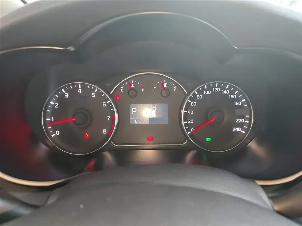 2013 Kia Carens 2.0L 152HP L4 6AT,autocango,china used car exporter,china ev exporter,chinese used car exporter,chinese used ev exporter