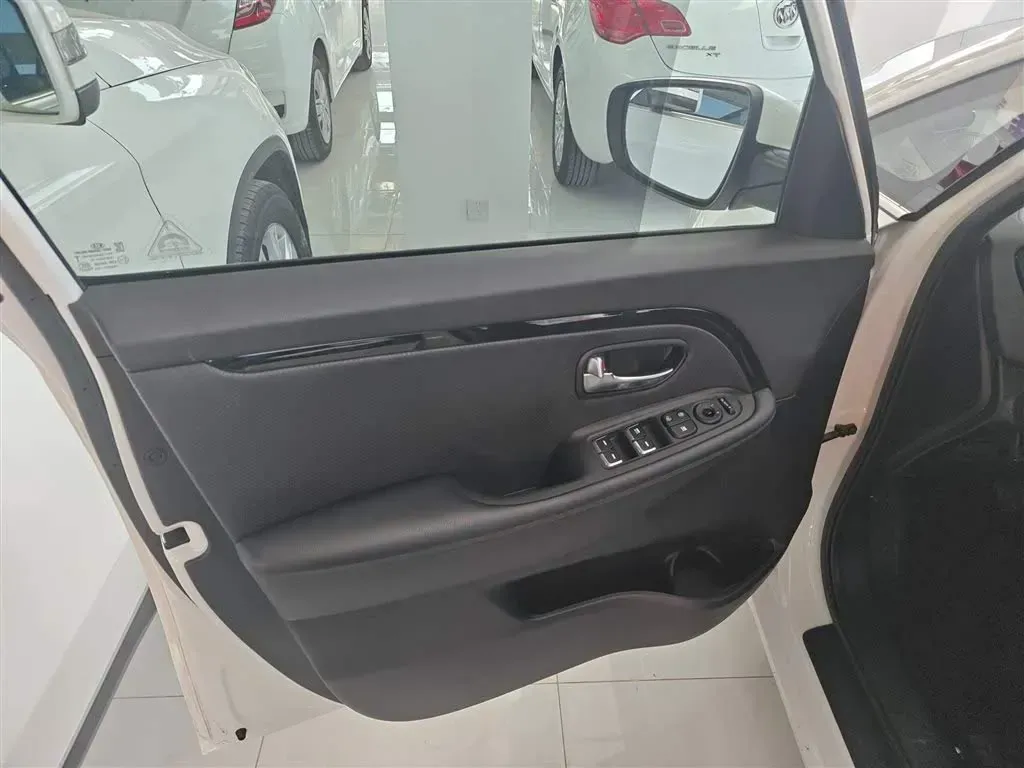 2013 Kia Carens 2.0L 152HP L4 6AT,autocango,china used car exporter,china ev exporter,chinese used car exporter,chinese used ev exporter