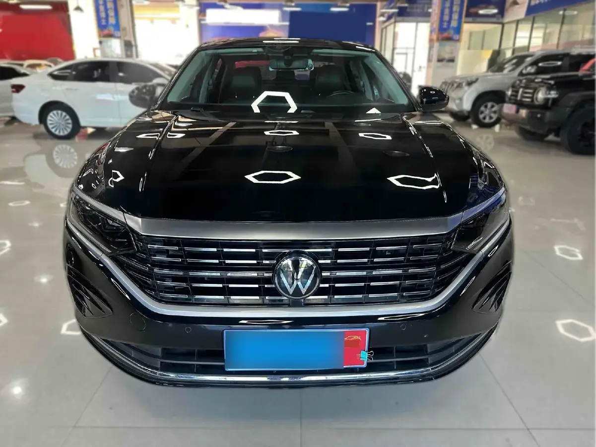 2023 Volkswagen Passat 2.0T 186HP L4 7DCT