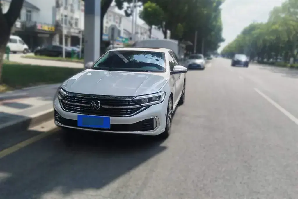 2023 Volkswagen Sagitar 1.5T 160HP L4 7DCT