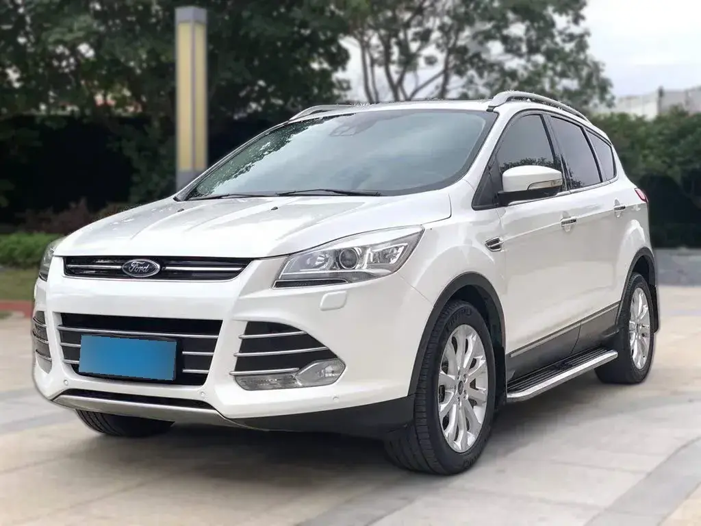 2015 Ford Kuga 2.0T 242HP L4 6AT