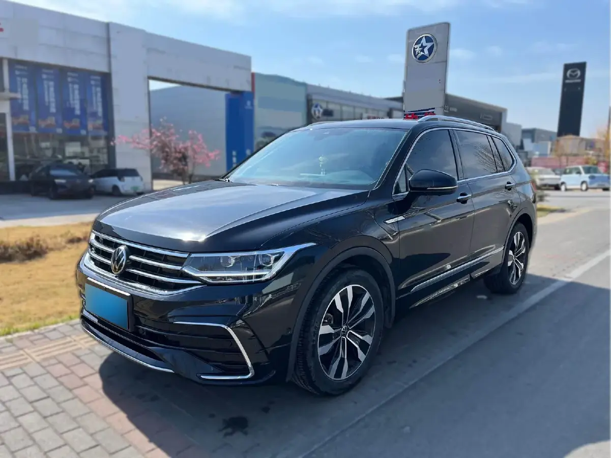 2023 Volkswagen Tiguan L 2.0T 186HP L4 7DCT