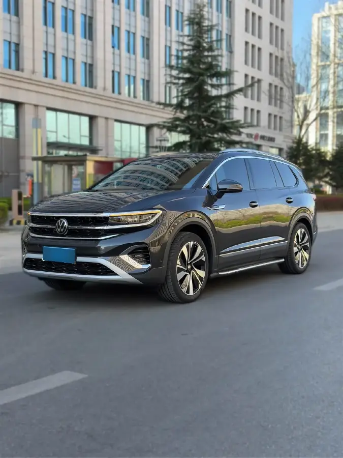 2022 Volkswagen Talagon 2.0T 220HP L4 7DCT