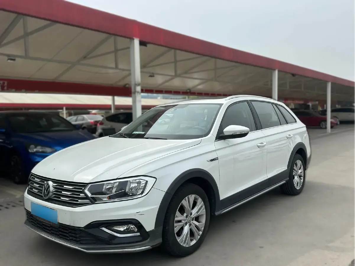 2017 Volkswagen C-Trek 1.6L 110HP L4 6AT