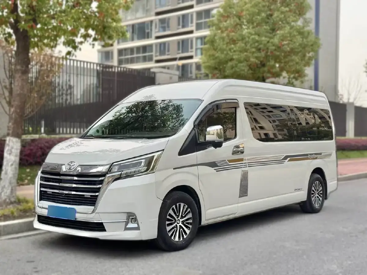 2011 Toyota Hiace 2.7L 154HP L4 5MT