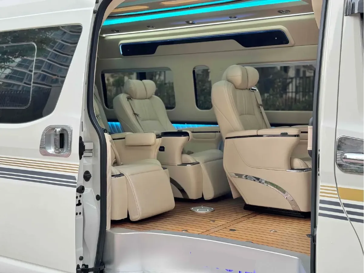 2011 Toyota Hiace 2.7L 154HP L4 5MT,autocango,china used car exporter,china ev exporter,chinese used car exporter,chinese used ev exporter