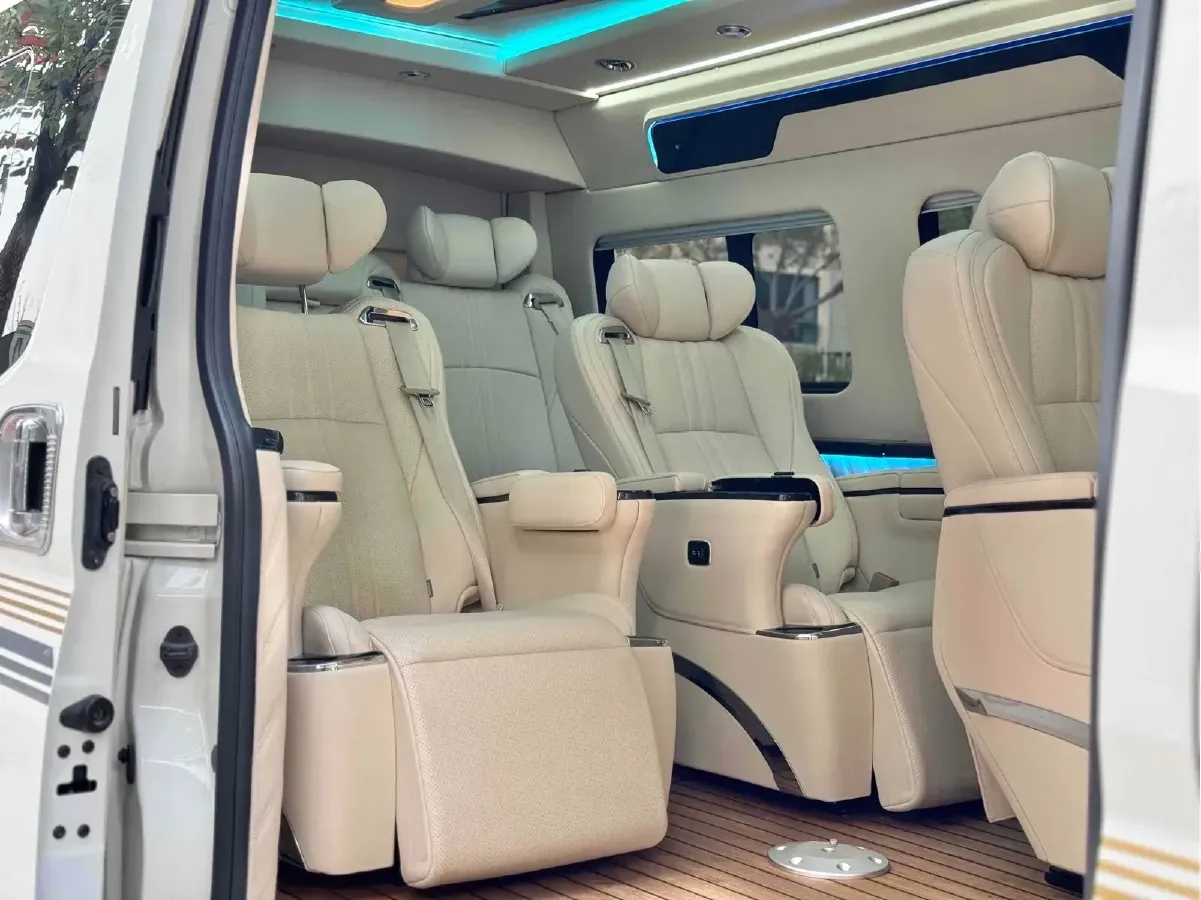 2011 Toyota Hiace 2.7L 154HP L4 5MT,autocango,china used car exporter,china ev exporter,chinese used car exporter,chinese used ev exporter