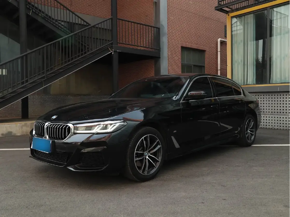 2021 BMW 5 Series 2.0T 184HP L4 8AT