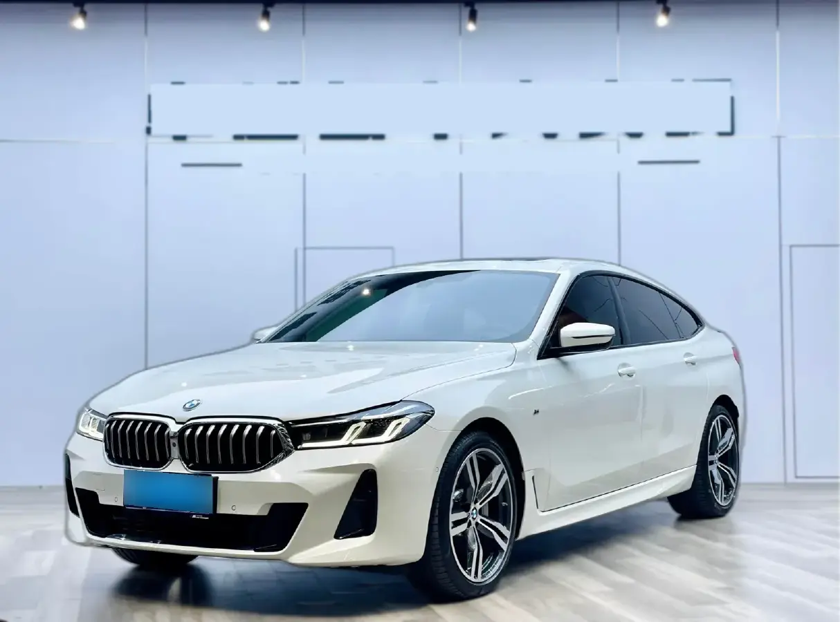 2022 BMW 6 Series GT 2.0T 245HP L4 8AT