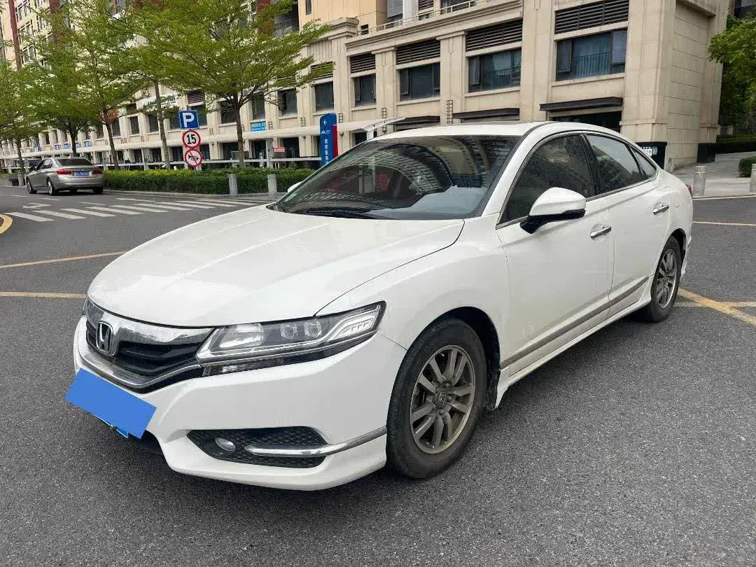 2015 Honda Spirior 2.0L 155HP L4 CVT