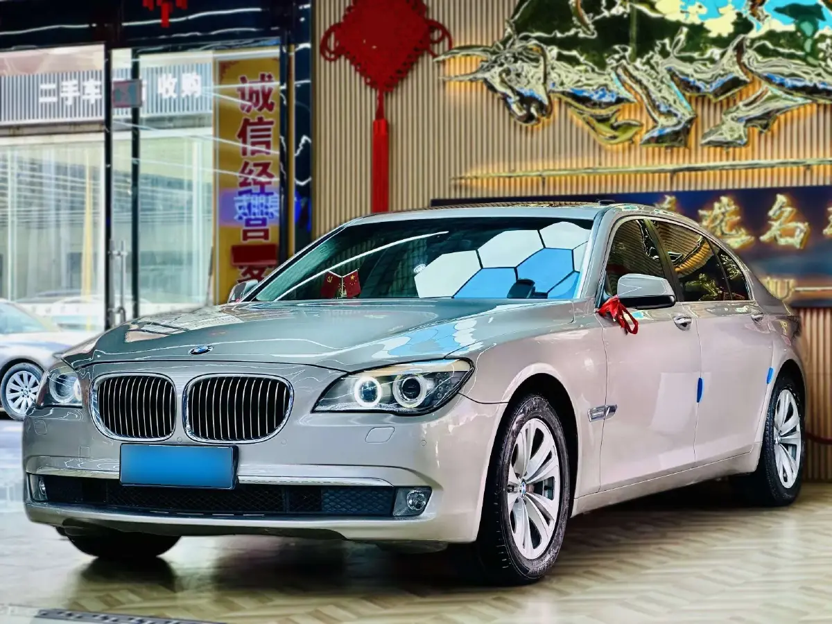 2011 BMW 7 Series 3.0L 258HP L6 6AT