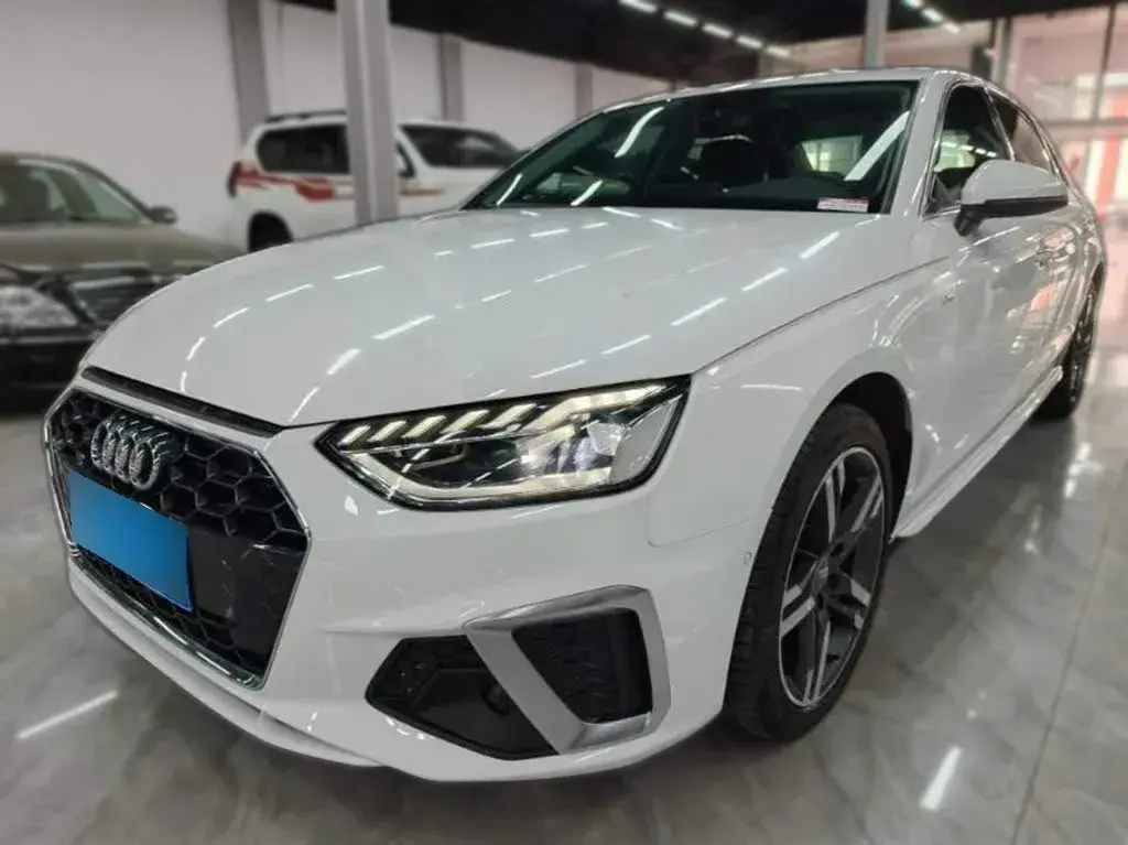 2022 Audi A4L 2.0T 190HP L4 7DCT