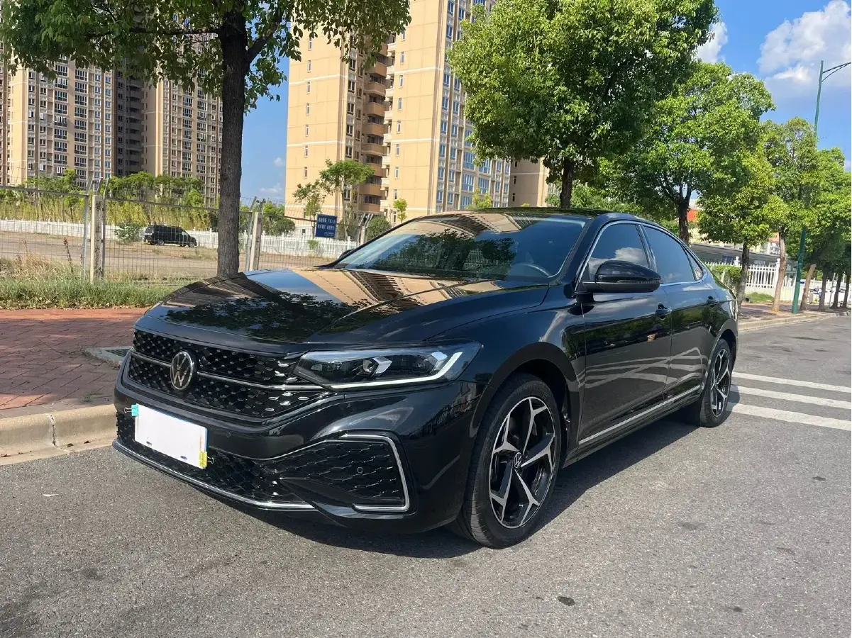 2023 Volkswagen Passat 1.4T 150HP L4 7DCT