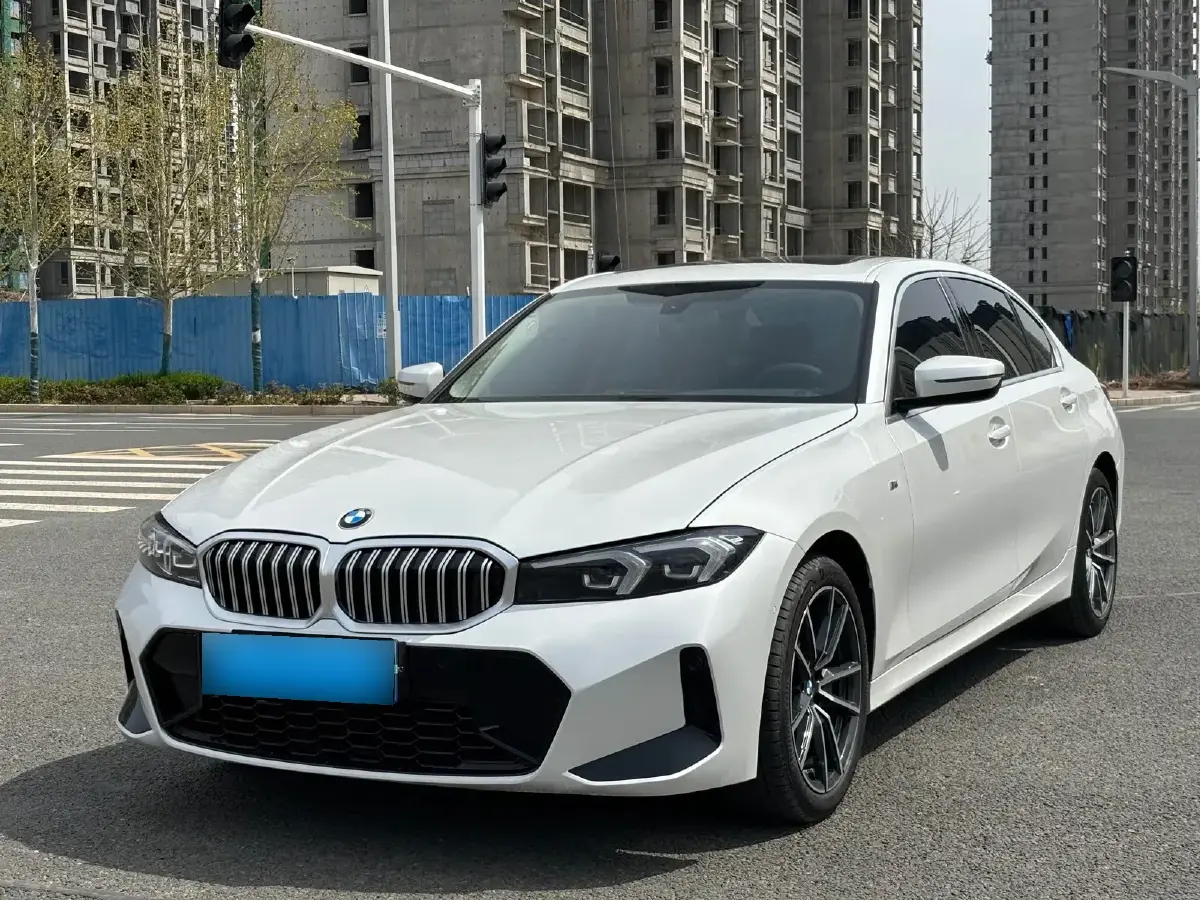 2024 BMW 3 Series 2.0T 156HP L4 8AT