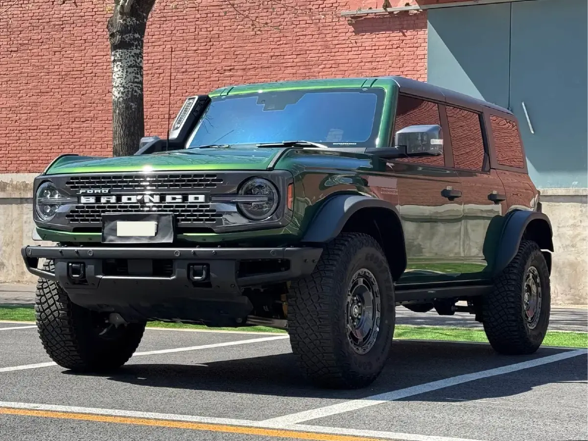 2024 Ford Bronco 2.3T 275HP L4 10AT