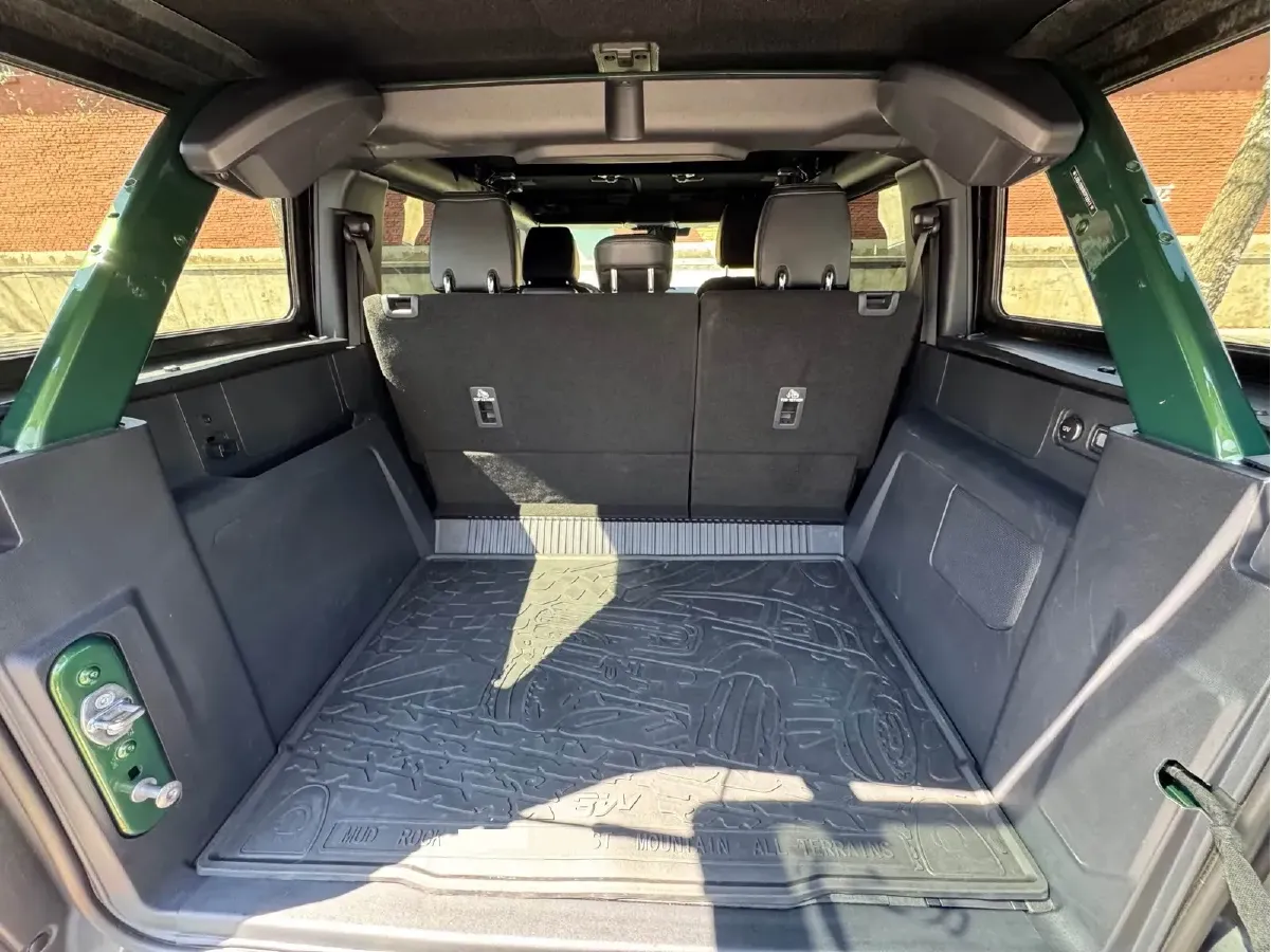 2024 Ford Bronco 2.3T 275HP L4 10AT,autocango,china used car exporter,china ev exporter,chinese used car exporter,chinese used ev exporter