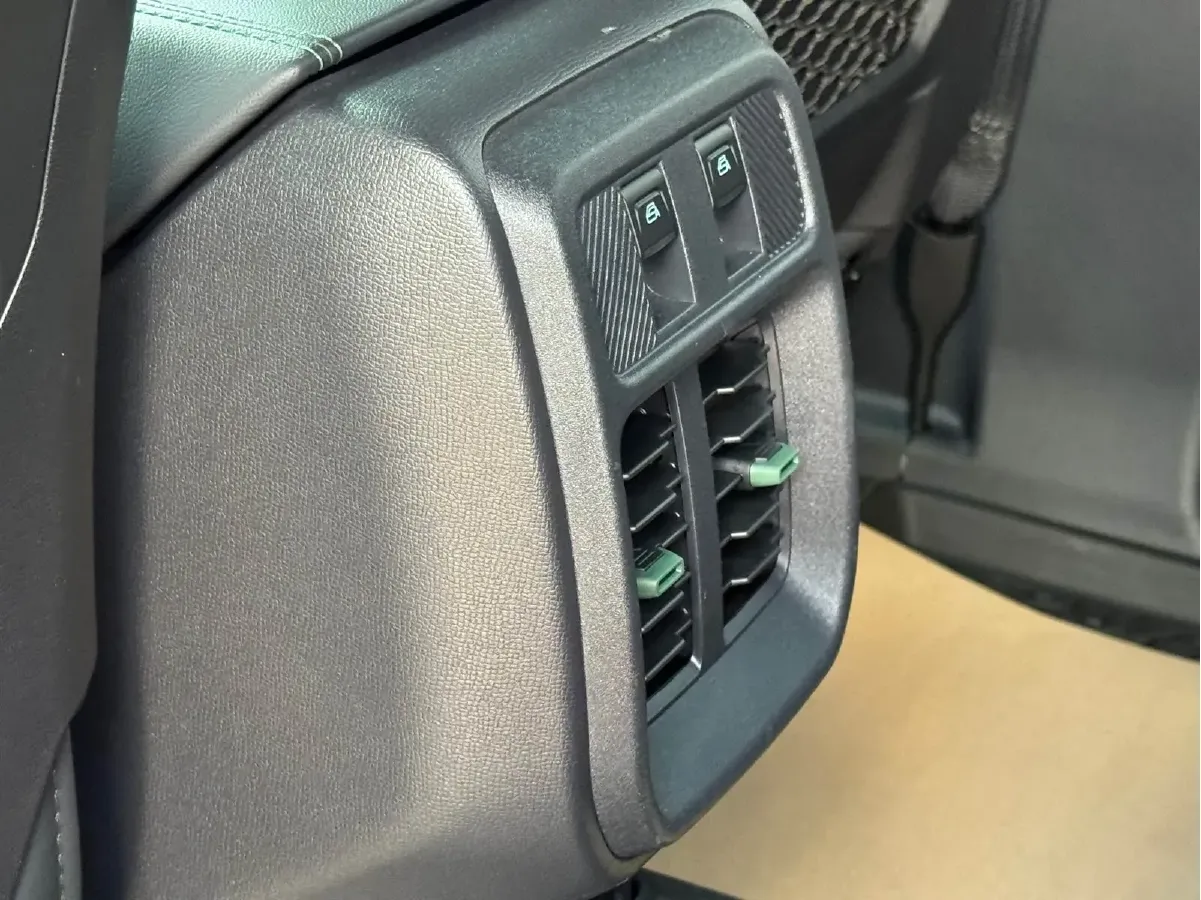 2024 Ford Bronco 2.3T 275HP L4 10AT,autocango,china used car exporter,china ev exporter,chinese used car exporter,chinese used ev exporter