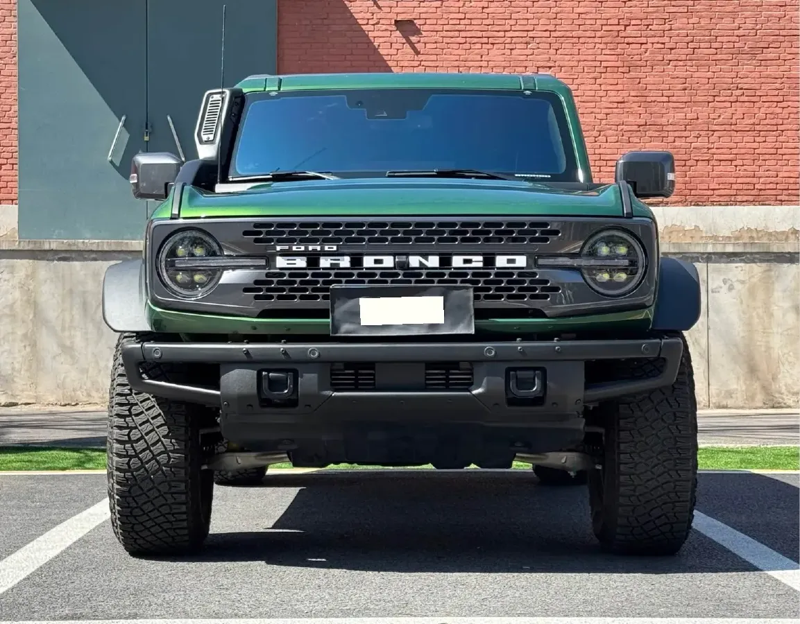 2024 Ford Bronco 2.3T 275HP L4 10AT,autocango,china used car exporter,china ev exporter,chinese used car exporter,chinese used ev exporter