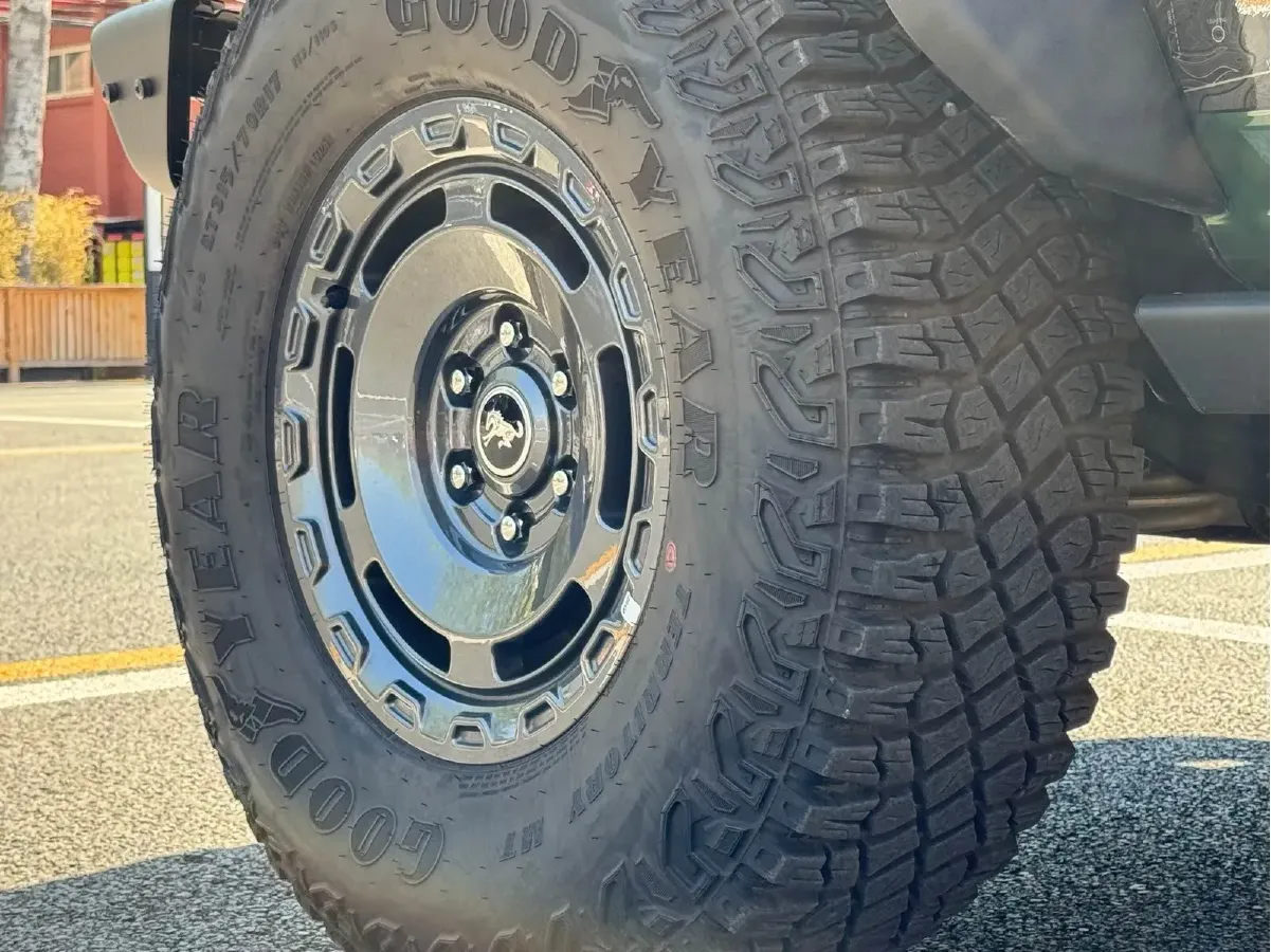 2024 Ford Bronco 2.3T 275HP L4 10AT,autocango,china used car exporter,china ev exporter,chinese used car exporter,chinese used ev exporter