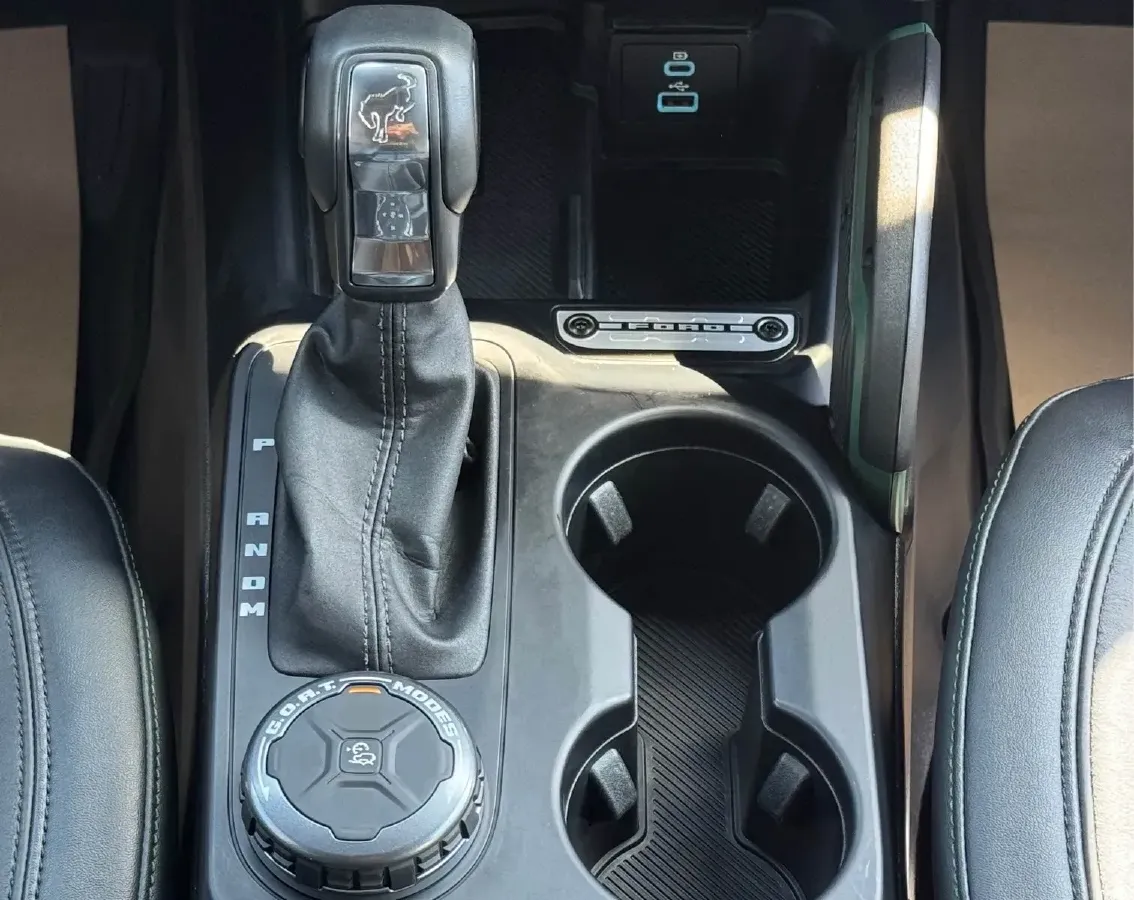 2024 Ford Bronco 2.3T 275HP L4 10AT,autocango,china used car exporter,china ev exporter,chinese used car exporter,chinese used ev exporter